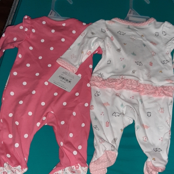 NWT Footed pajamas - Picture 2 of 4